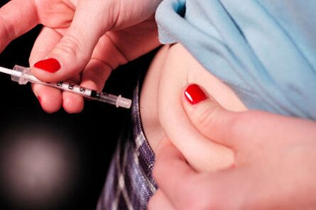 Insulin injections are the main method of treatment of type 1 diabetes
