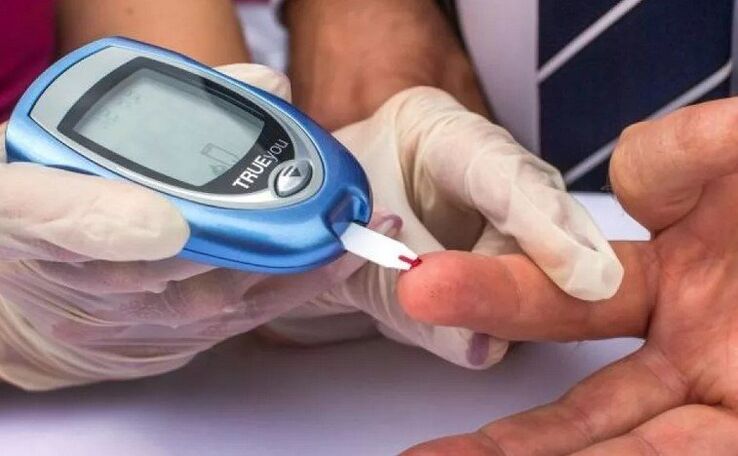 A person with risk factors for diabetes should check their blood glucose level.